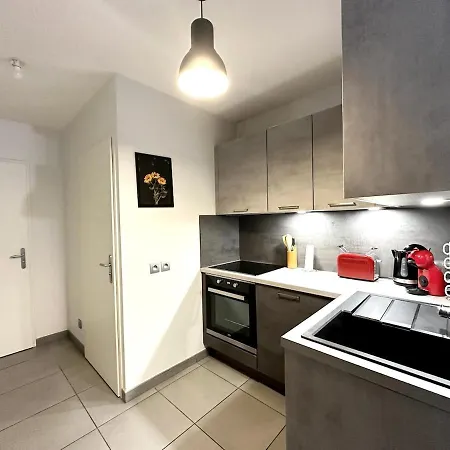 Cocon Urban Terrasse Et Stationnement Gratuit Apartment Villeurbanne Exterior photo
