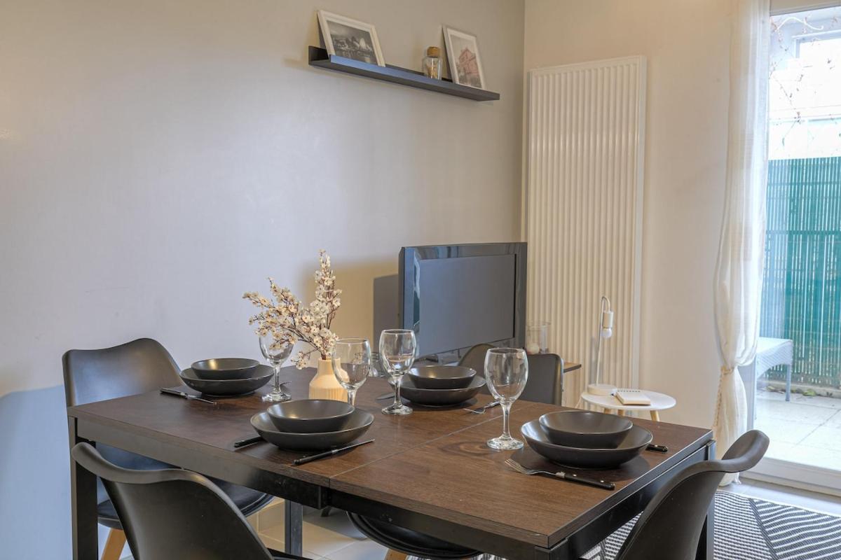 Cocon Urban Terrasse Et Stationnement Gratuit Villeurbanne