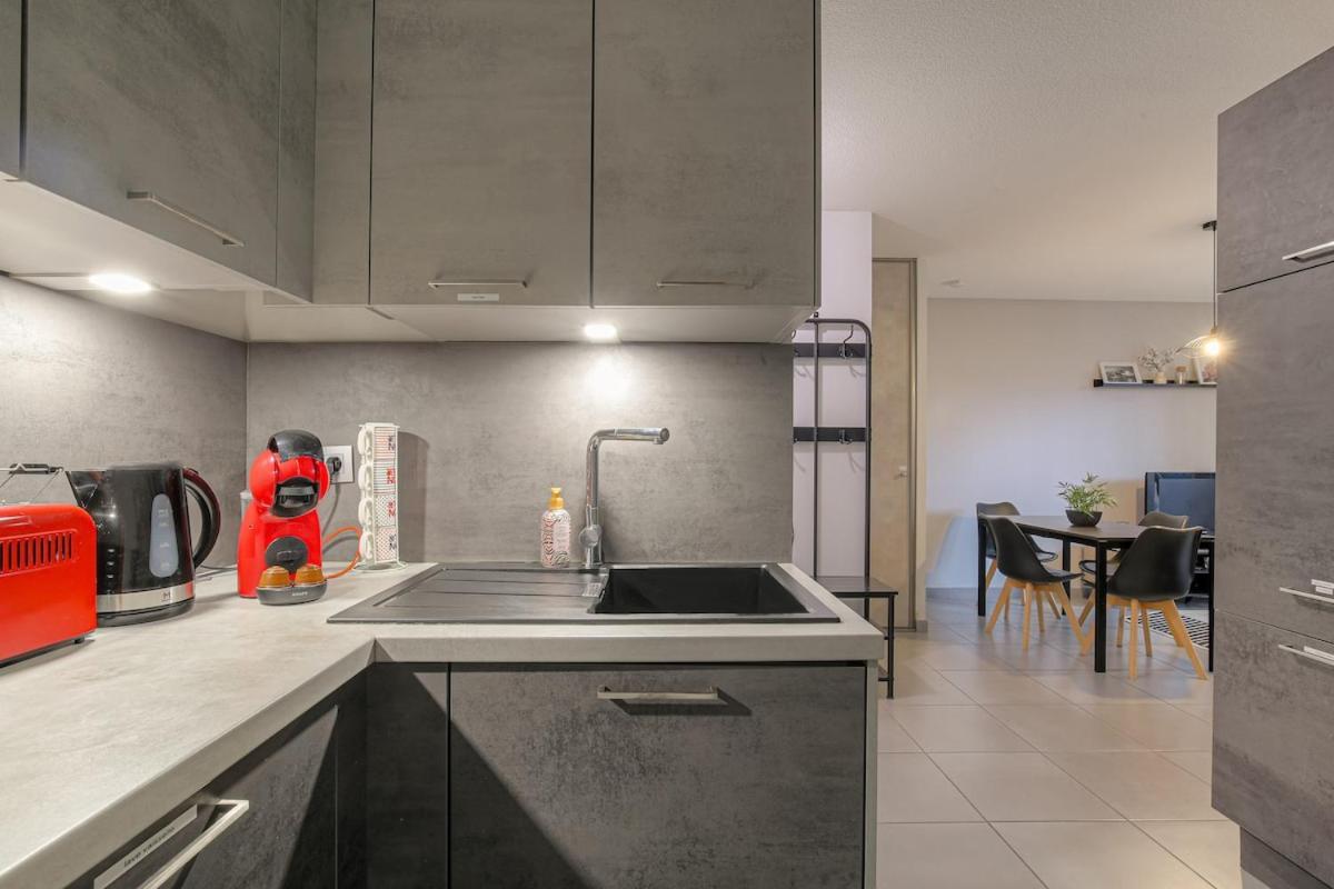 Cocon Urban Terrasse Et Stationnement Gratuit Apartment Villeurbanne